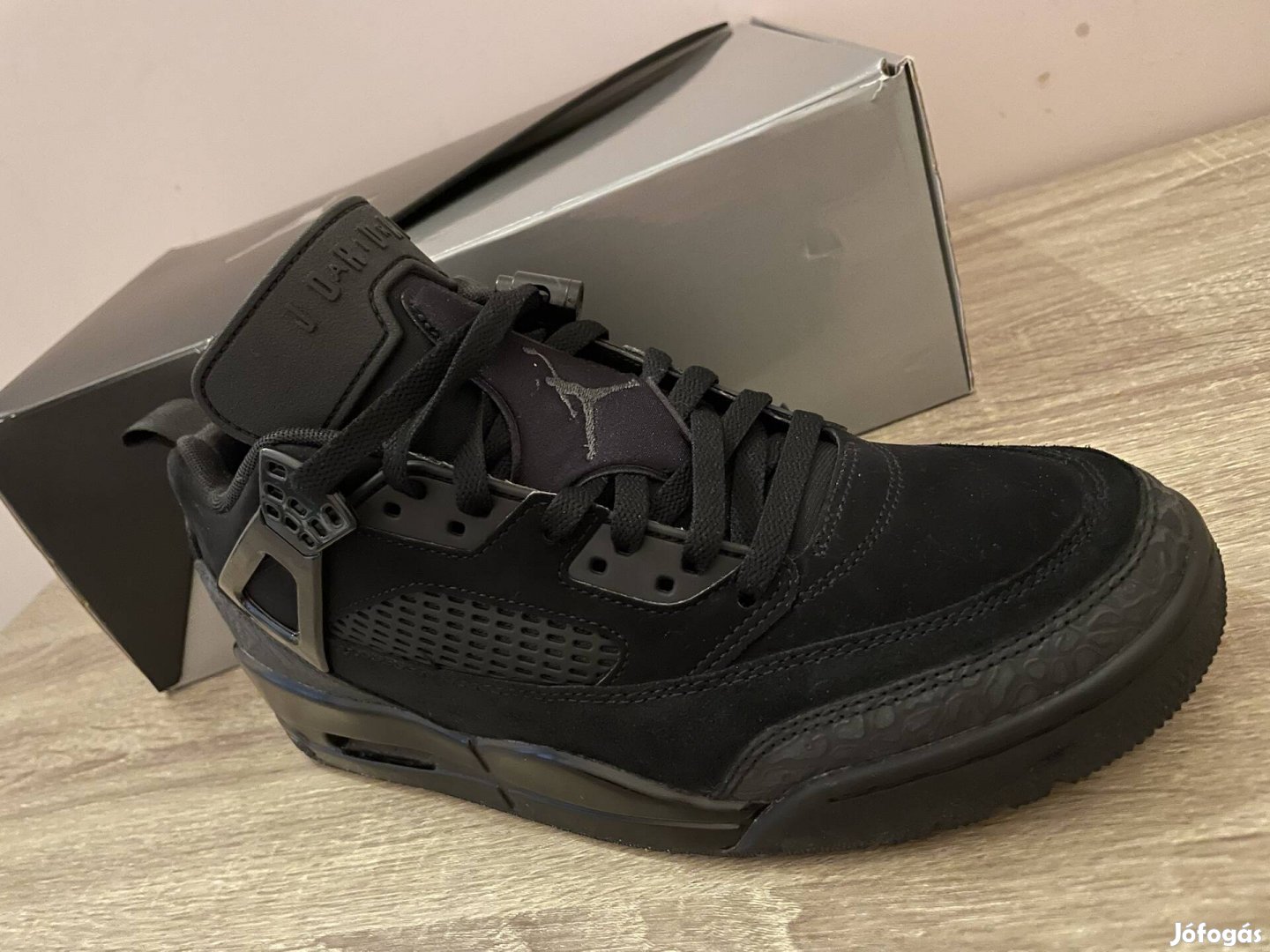 Eladó Jordan Spizike Low