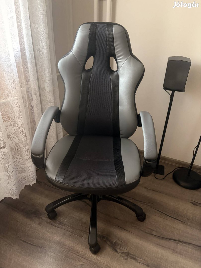 Eladó Jysk Aggestrup gamerszék.