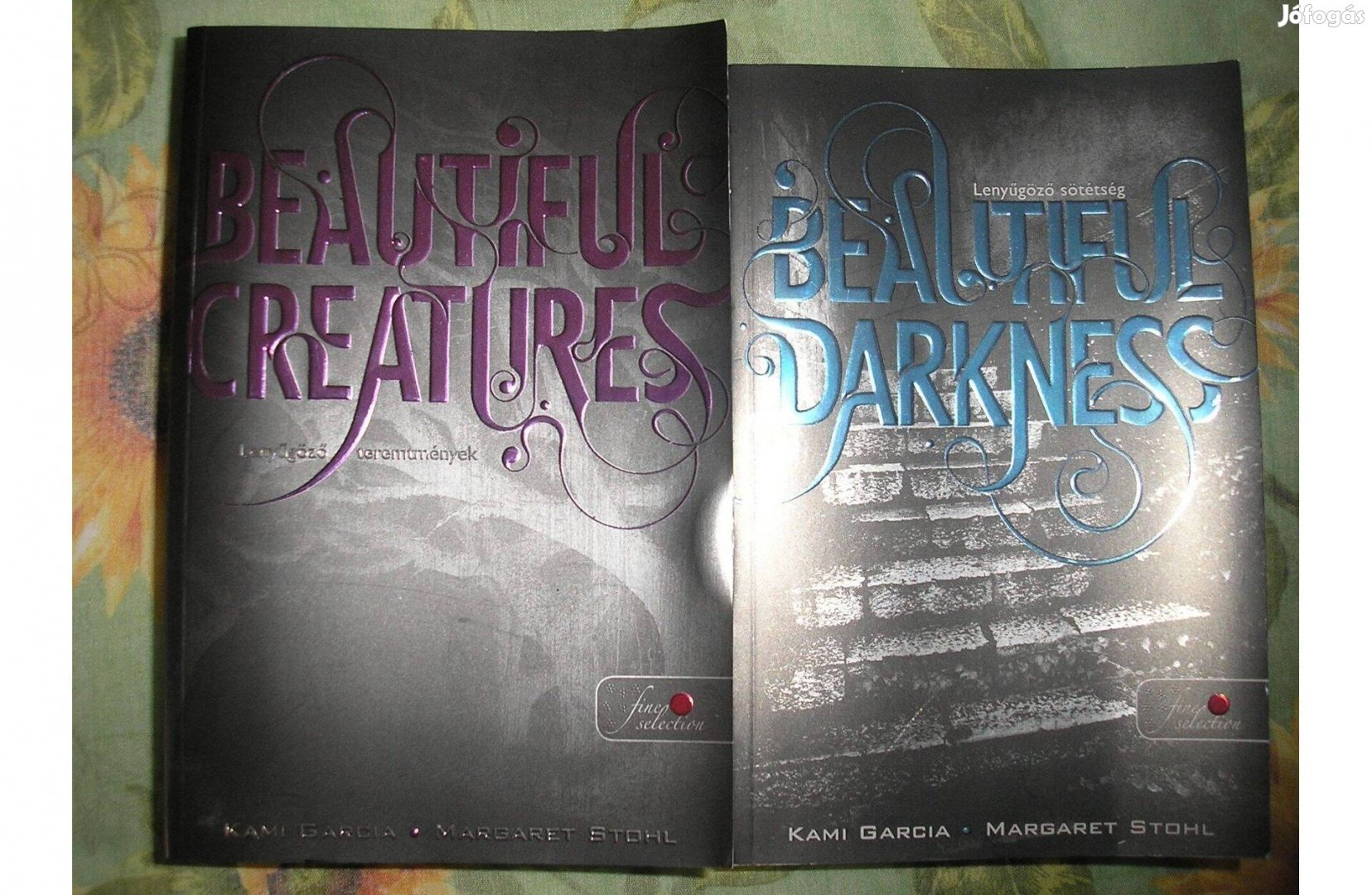 Eladó Kami Garcia-Beautiful darkness és creatures c. könyvei együtt