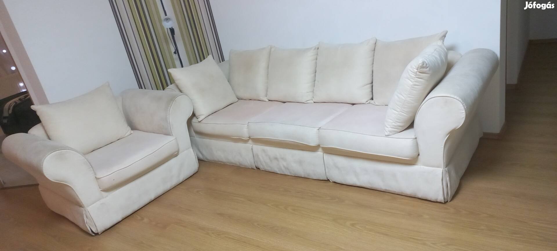 Eladó Kanapé és hozzá két fotel! 