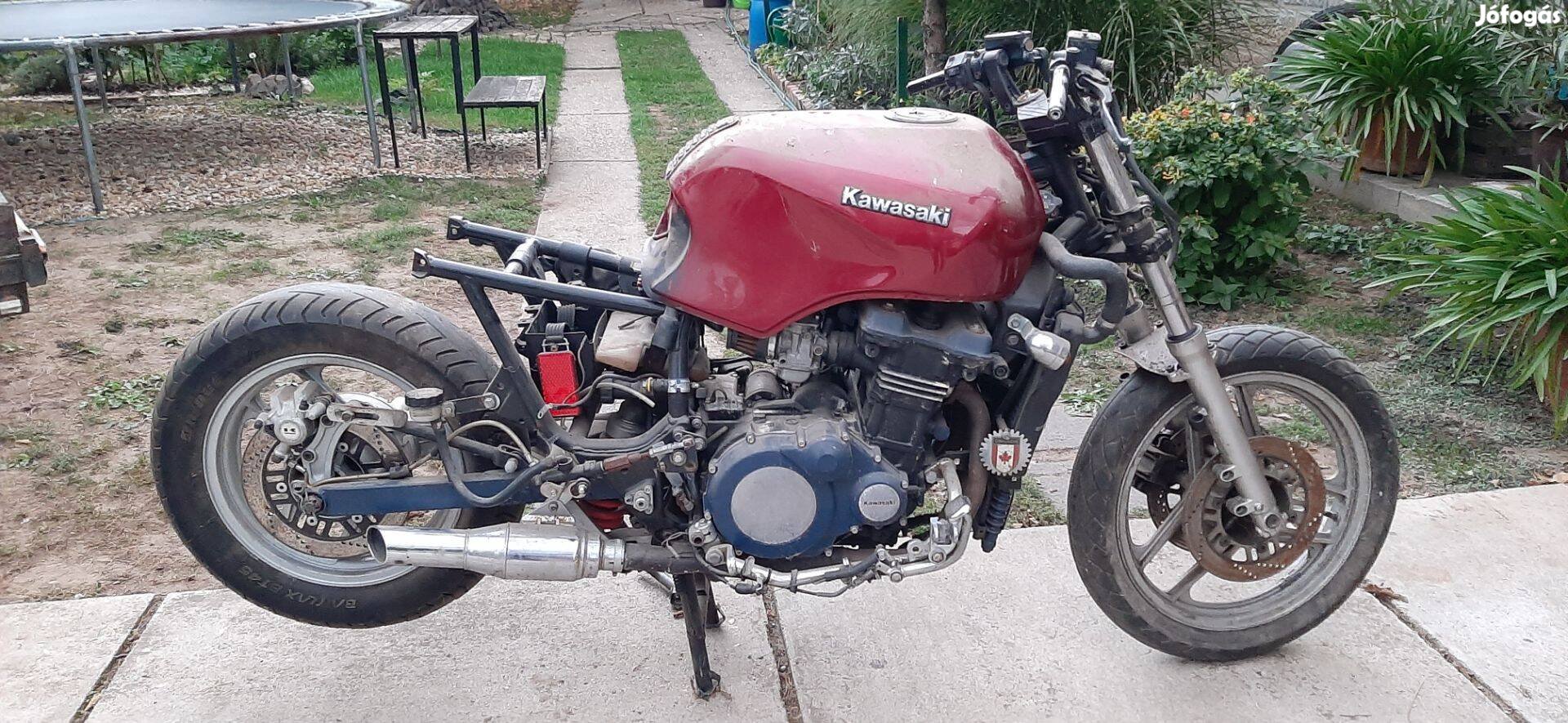 Eladó Kawasaki GTR 1000 Alkatrészei