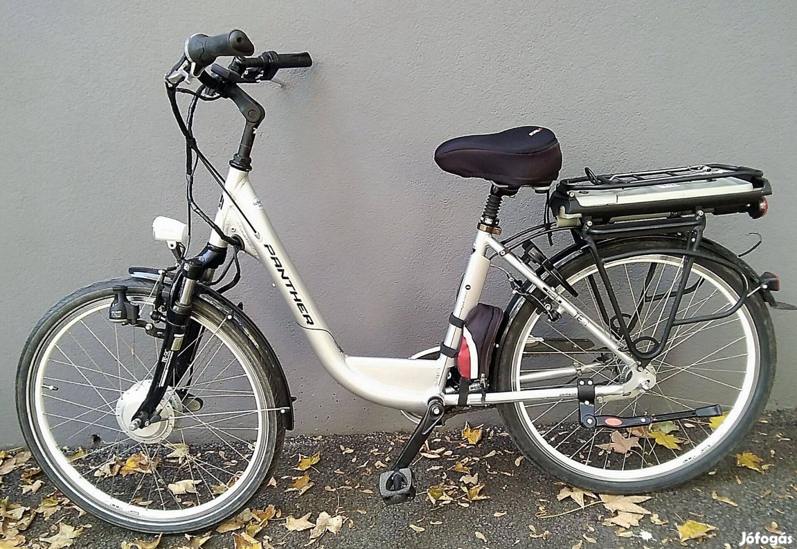 Eladó Kecskeméten,26"elektromos kerékpár rásegítéses,töltővel