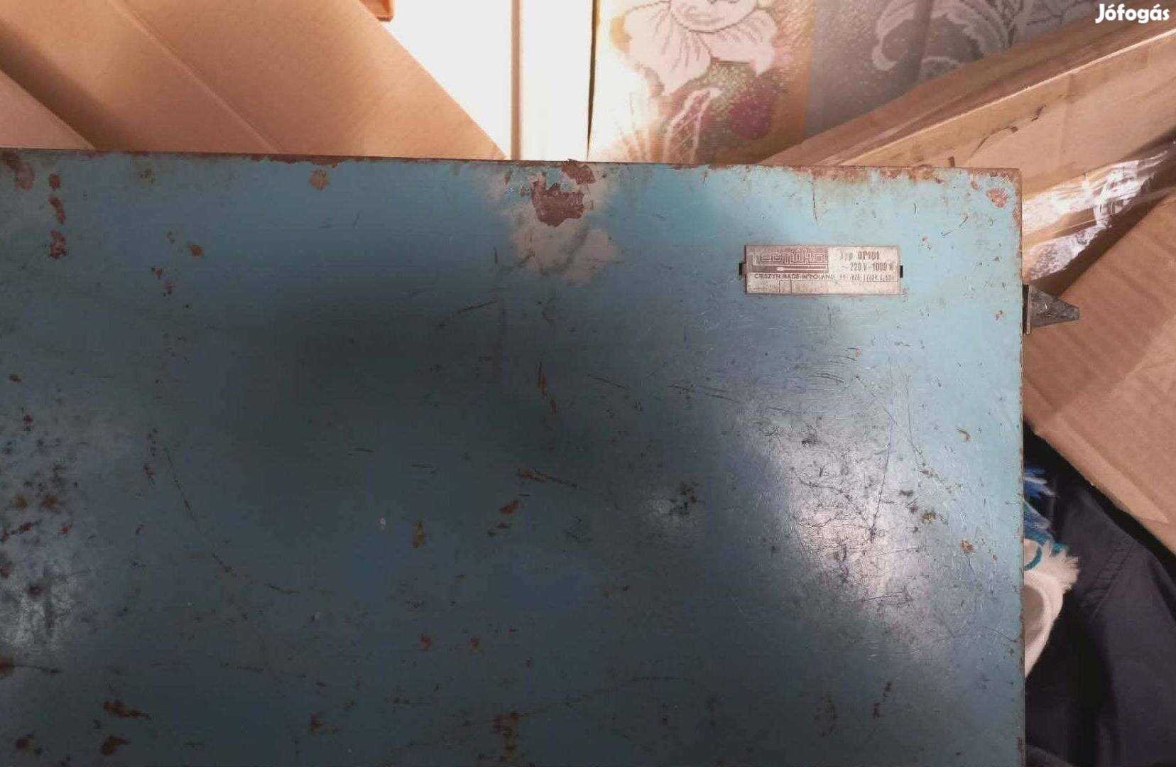 Eladó Kék elektromos hősugárzó