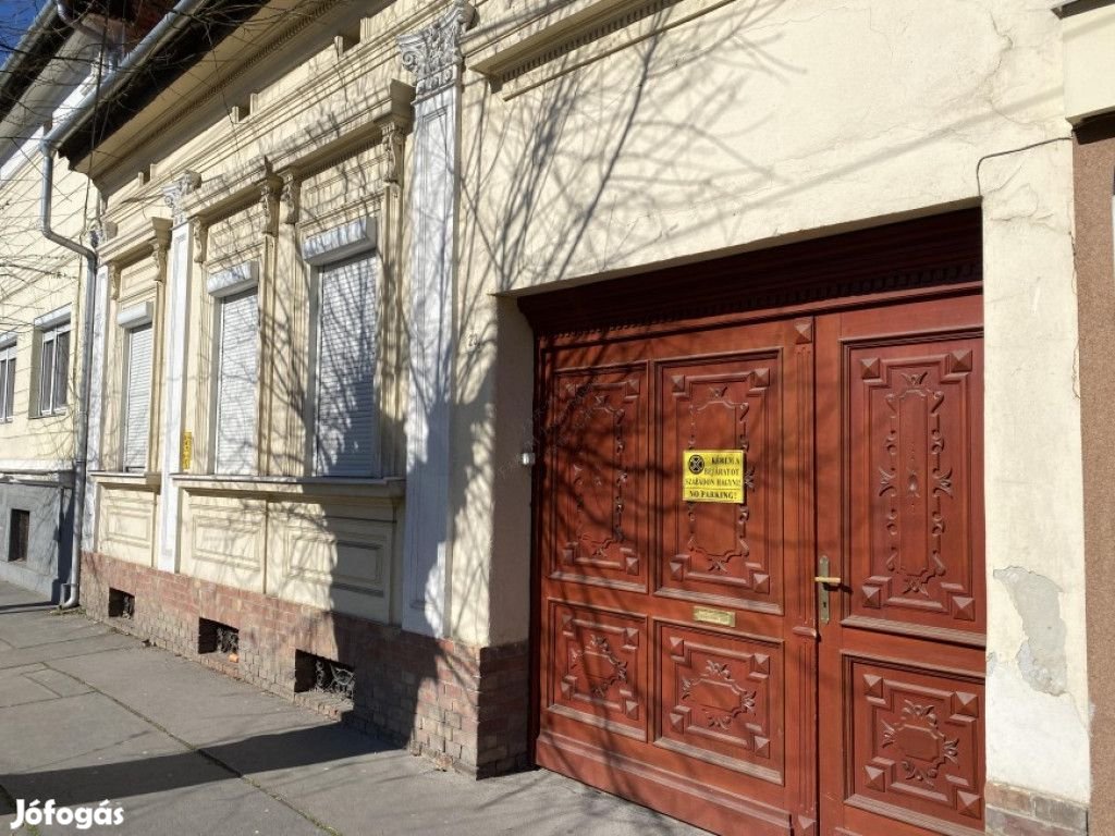 Eladó Kertes ház - Szeged