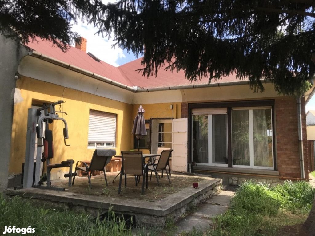 Eladó Kertes ház - Szentes