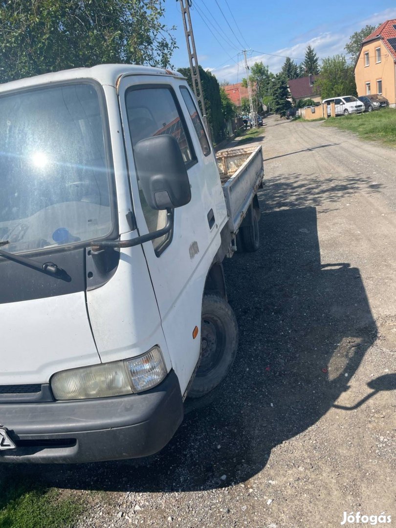 Eladó Kia k2700