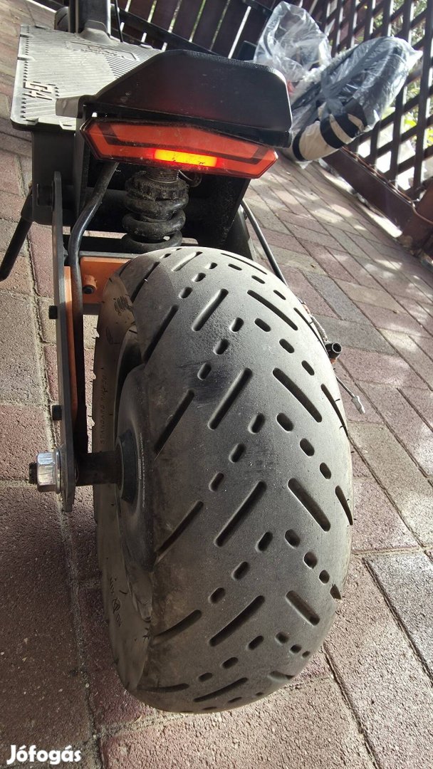 Eladó Kukirin G4 roller!