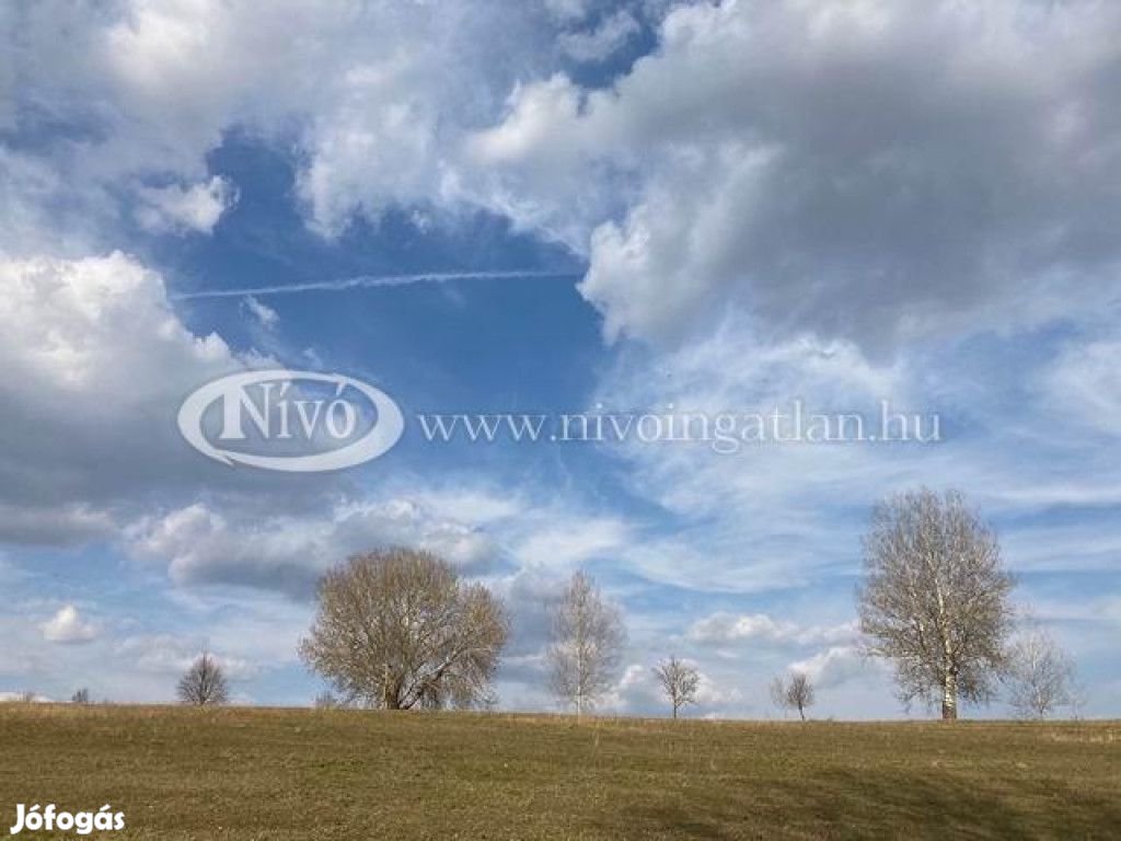 Eladó Külterületi telek Kapolcs