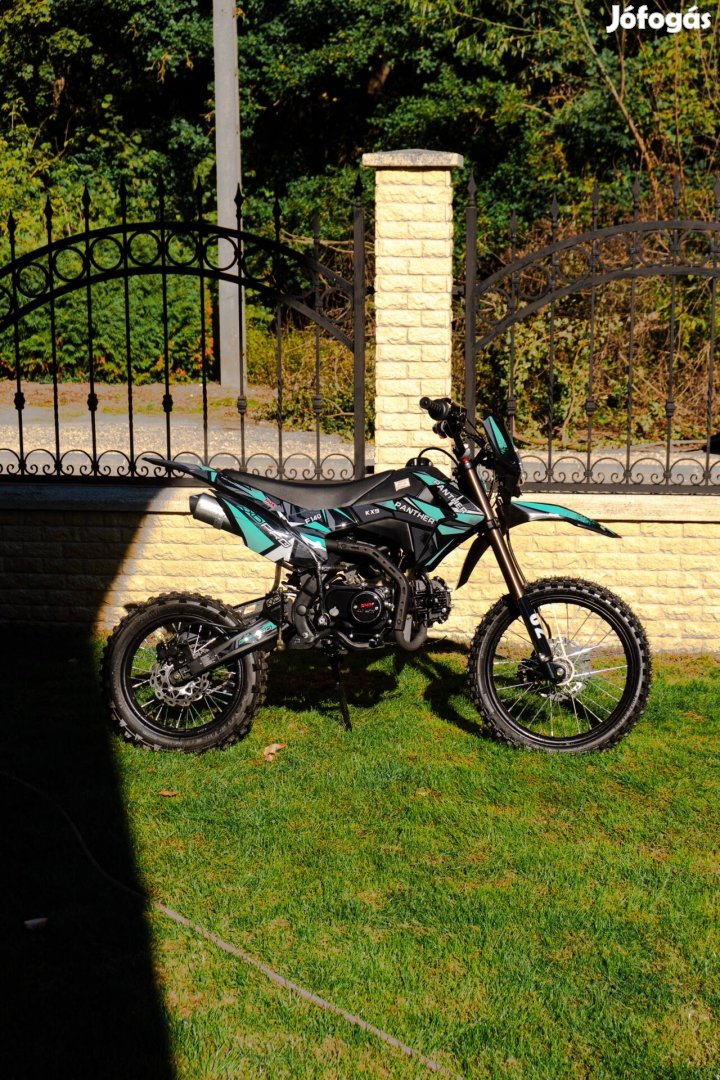 Eladó Kxd 609 panther cross motor