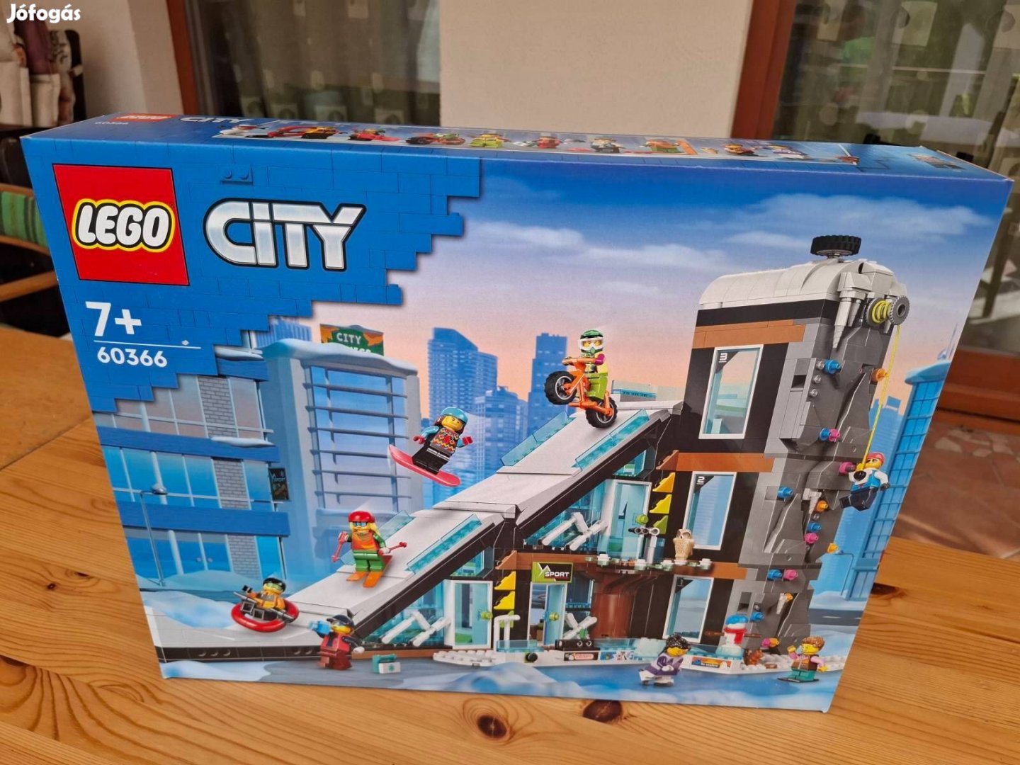 Eladó LEGO City - Ski and Climbing Center 60366