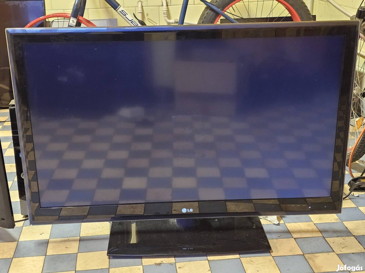 Eladó LG 107cm-es internetes LCD Tv kedvező áron!