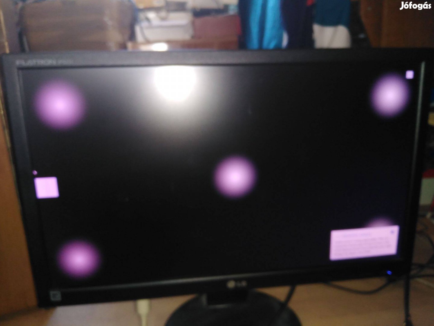 Eladó LG Flatron IPS231P monitor (kis hibával)