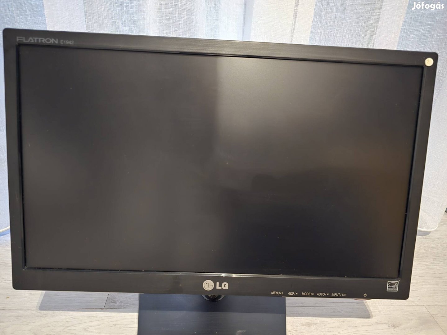 Eladó LG Flatron LCD monitor 18,5"