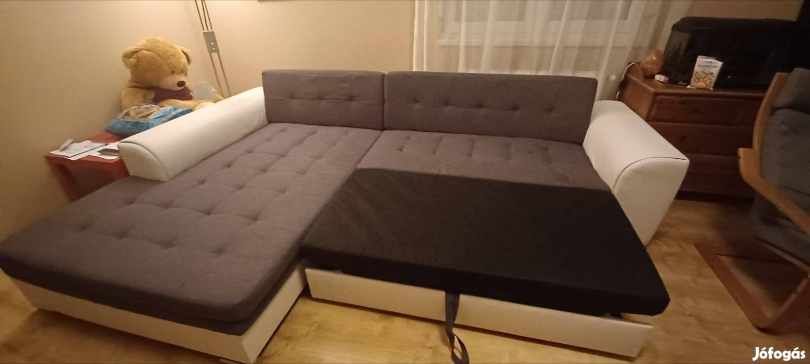 Eladó L alakú kinyitható kanapé