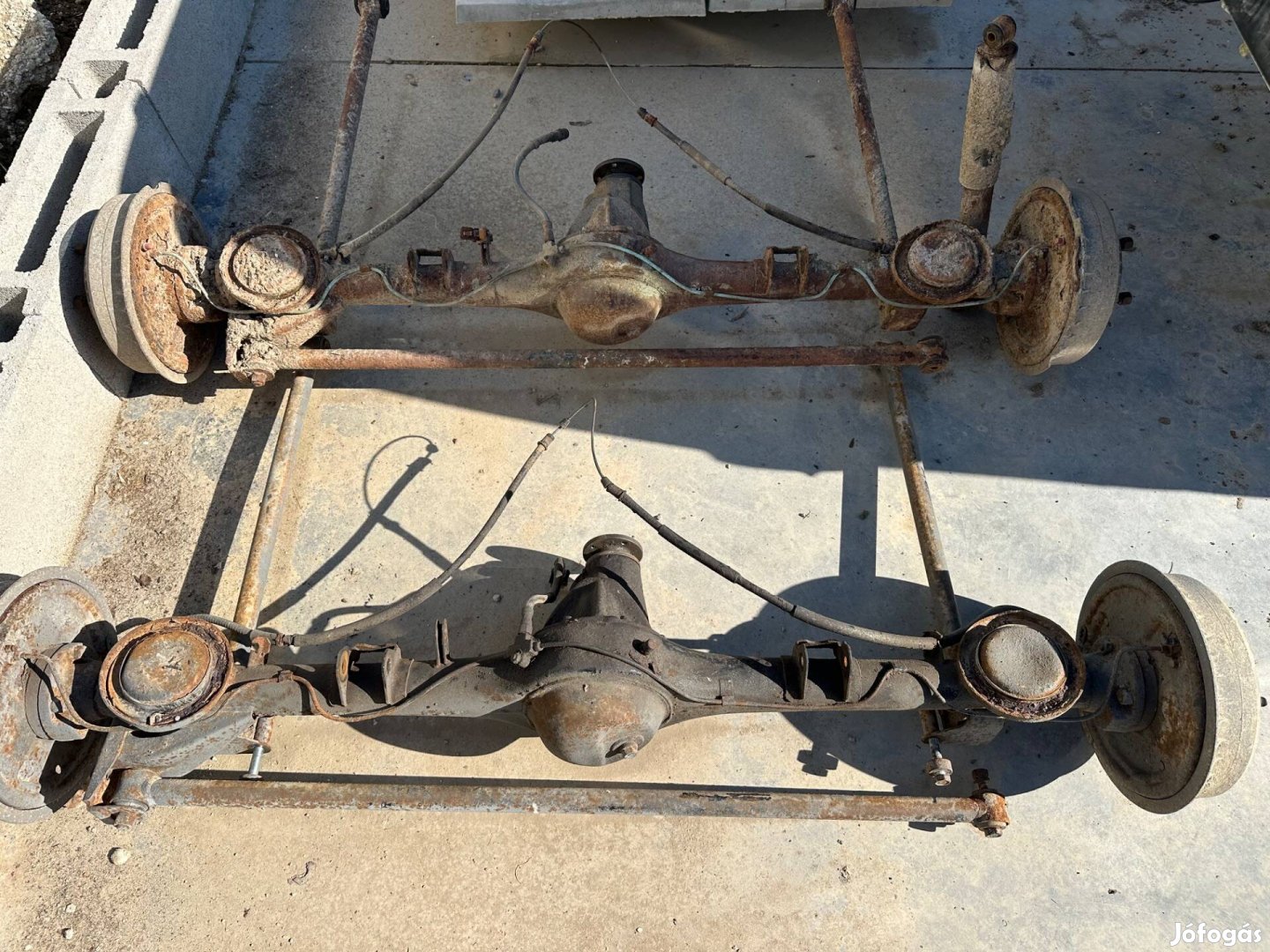 Eladó Lada Niva 1.7i 2008 és 2010 hátsó hidak