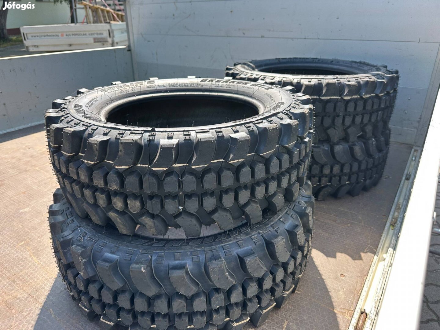 Eladó Lada Nivára 175/80 R16 Simex mintás gumi