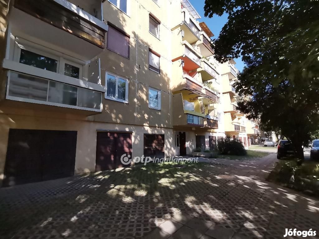 Eladó Lakás, Békéscsaba