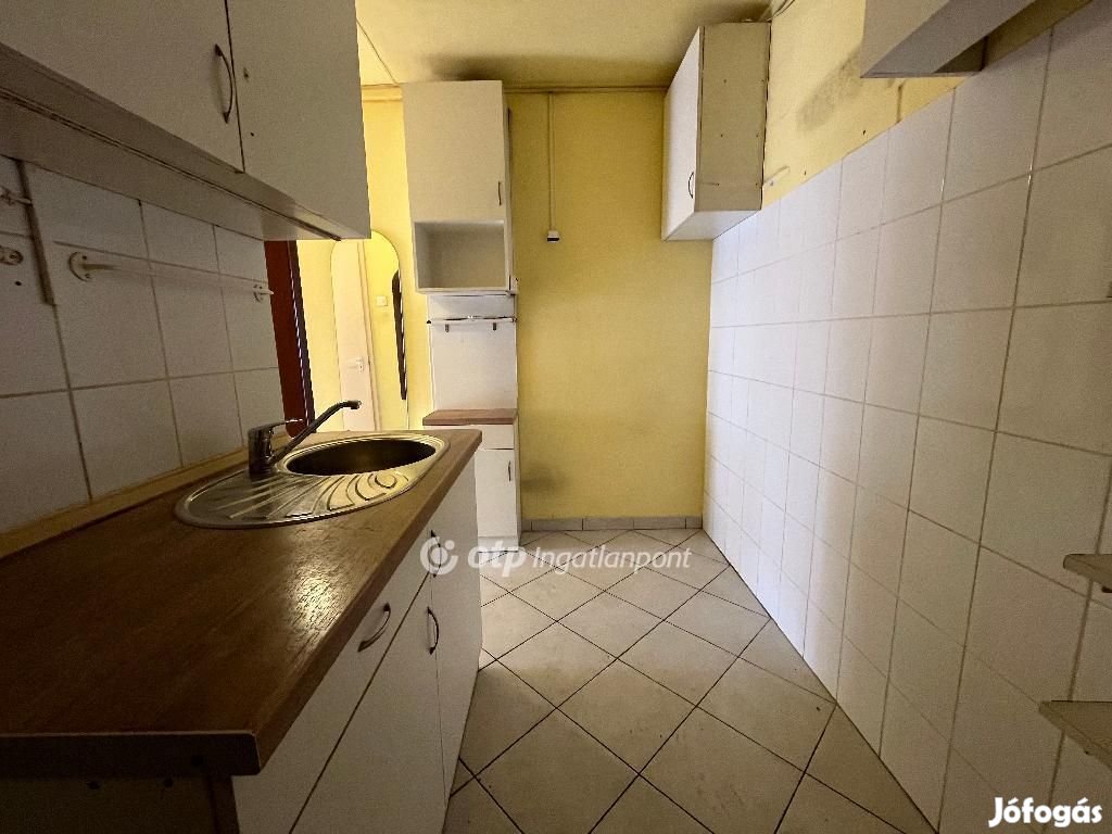 Eladó Lakás, Budapest 15. ker.