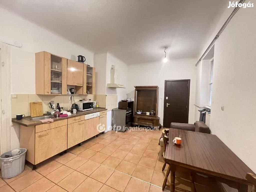 Eladó Lakás, Budapest 6. ker.
