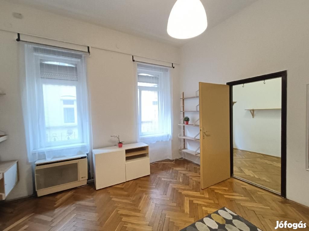 Eladó Lakás, Budapest 6. ker.