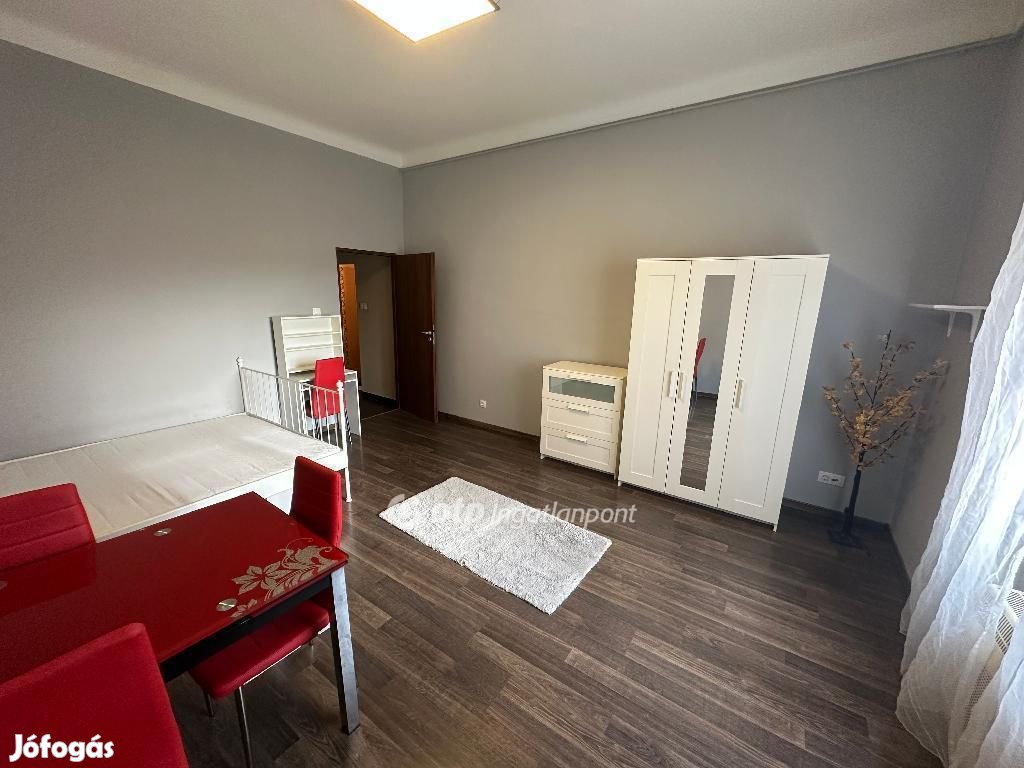Eladó Lakás, Budapest 8. ker.