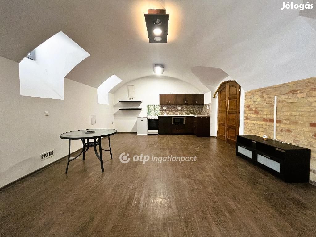 Eladó Lakás, Budapest 8. ker.
