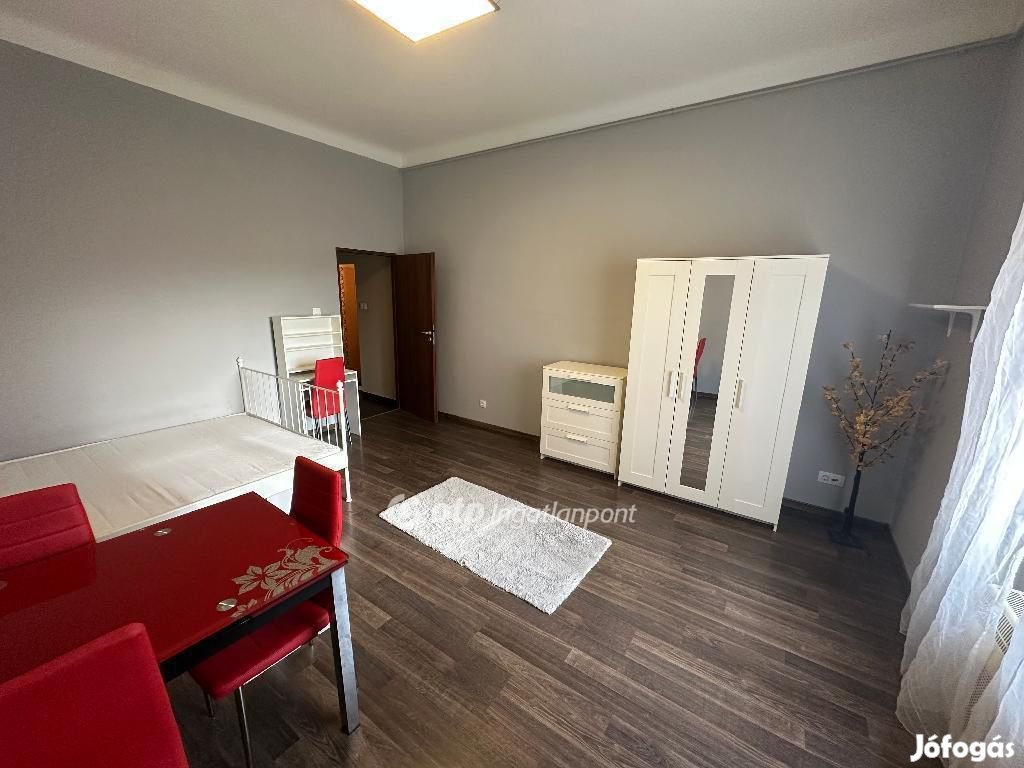 Eladó Lakás, Budapest 8. ker.