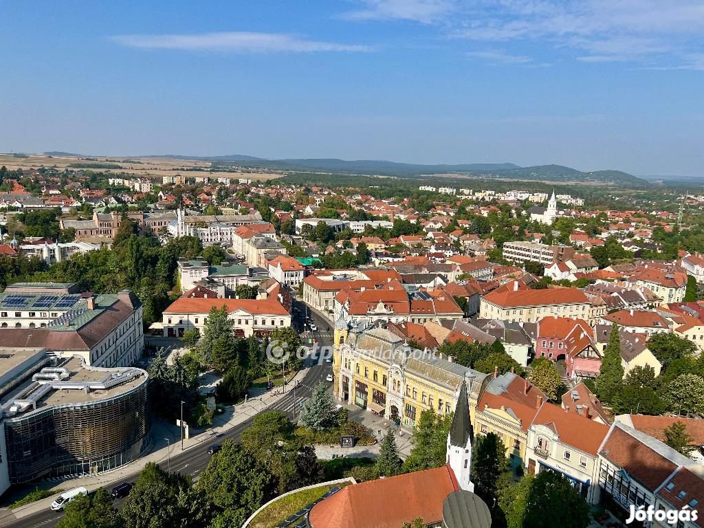 Eladó Lakás, Veszprém