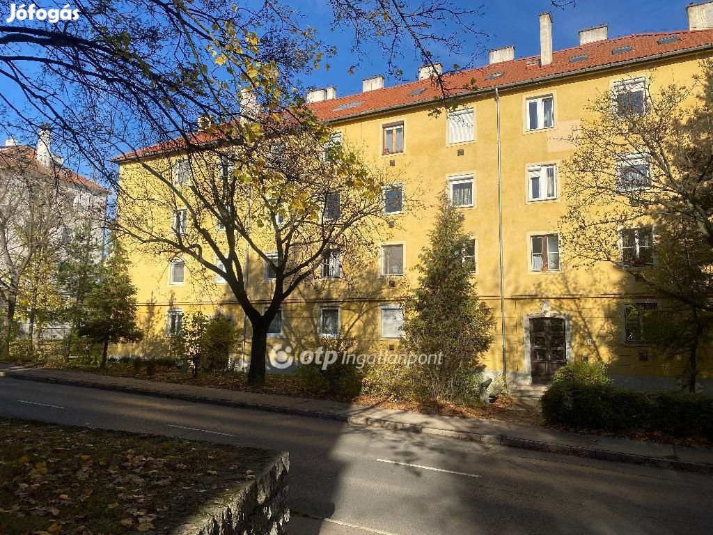 Eladó Lakás, Veszprém