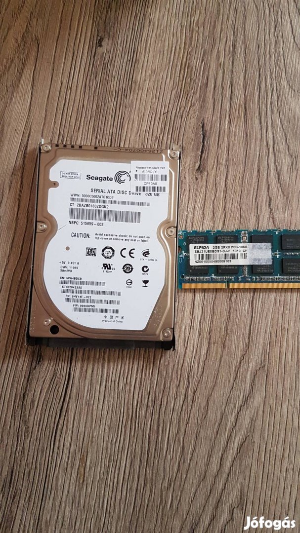 Eladó Laptop HDD 320 GB és 2×2 GB Memoria ( Pécs)