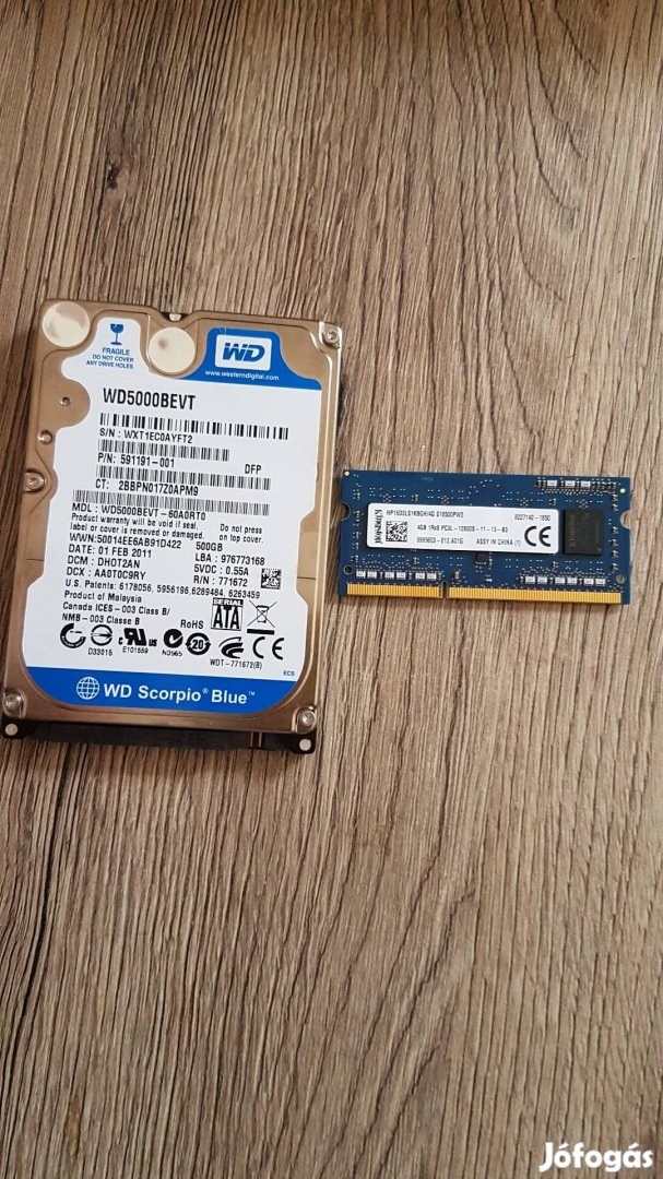 Eladó Laptop vinyo : WD 500Gb és 4Gb Kingston memoria 