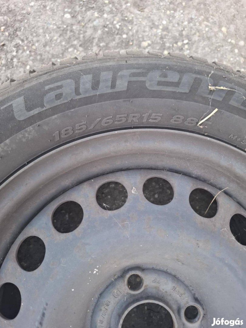 Eladó Laufenn téli auto gumi (4db)-195/65 R15 88BT