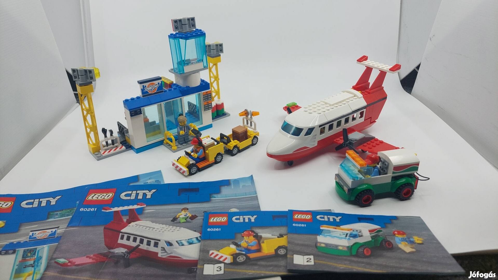 Eladó Lego City 60262 központi repülőtér