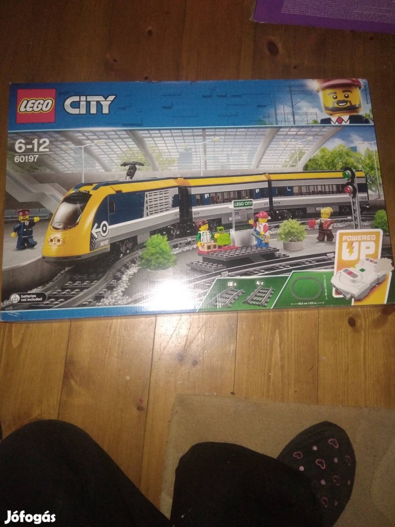 Eladó Lego City Sárga Személyvonat 60197