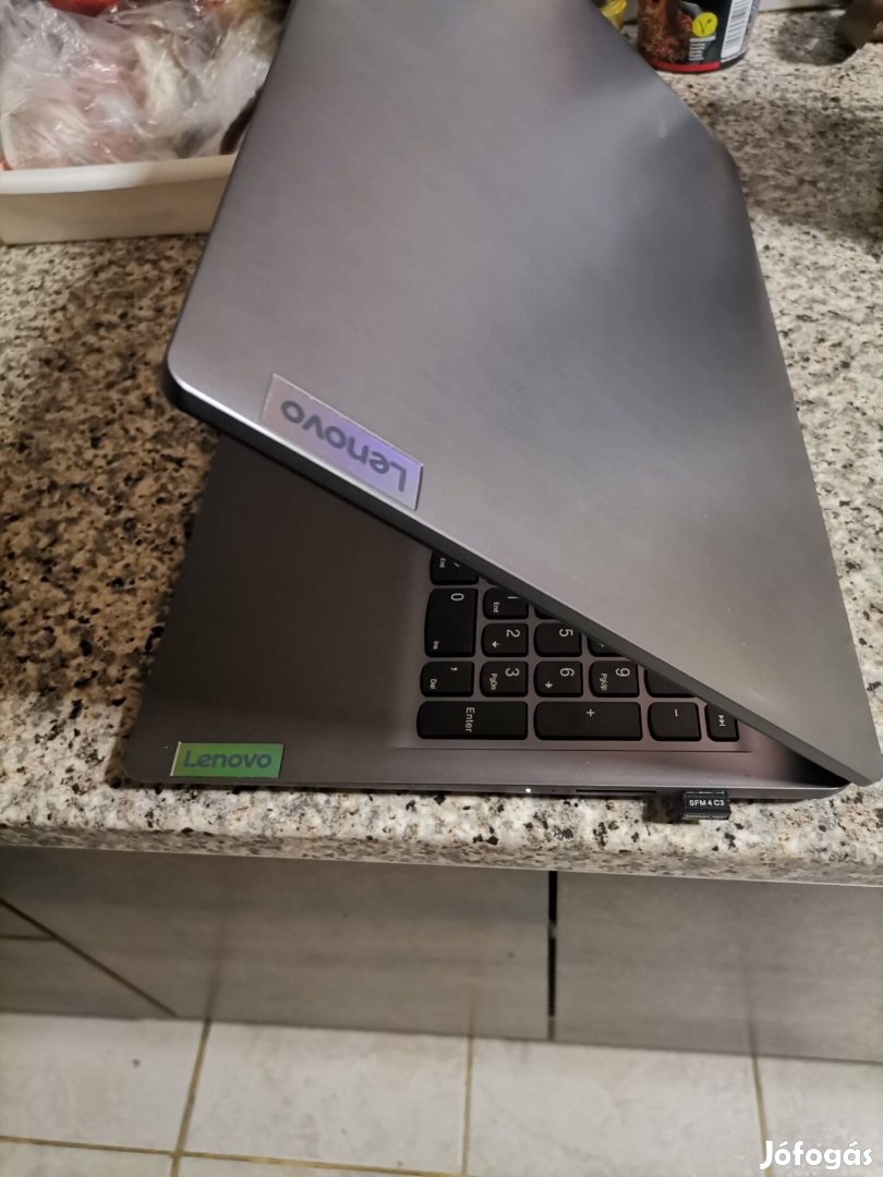 Eladó Lenovo Laptop szép megkimélt állapotban!