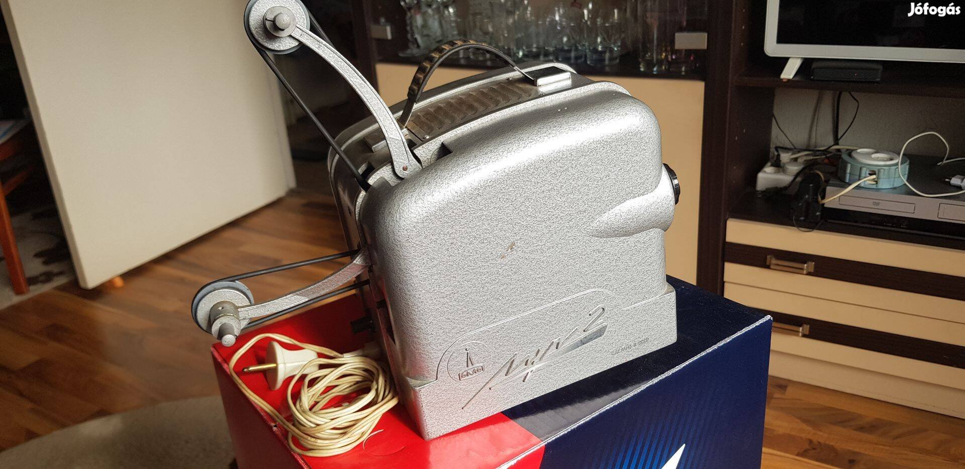 Eladó Lucs-2 Luch-2 egy retro szovjet gyártmányú vetítőgép