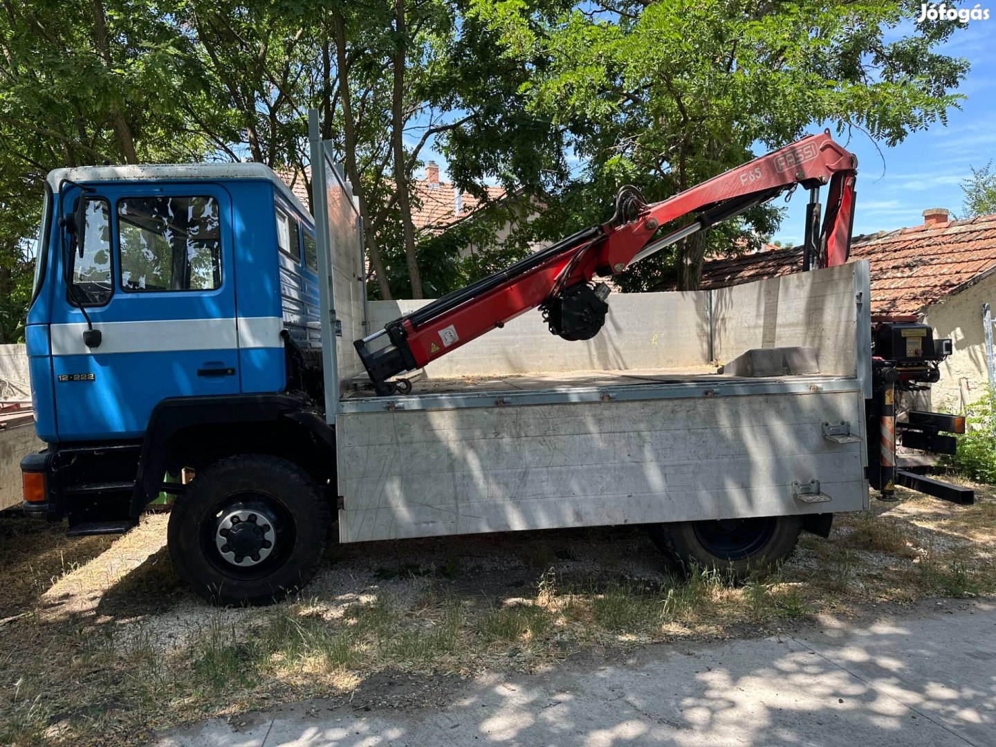 Eladó MAN 4x4 teherautó daruval kitűnő állapotban