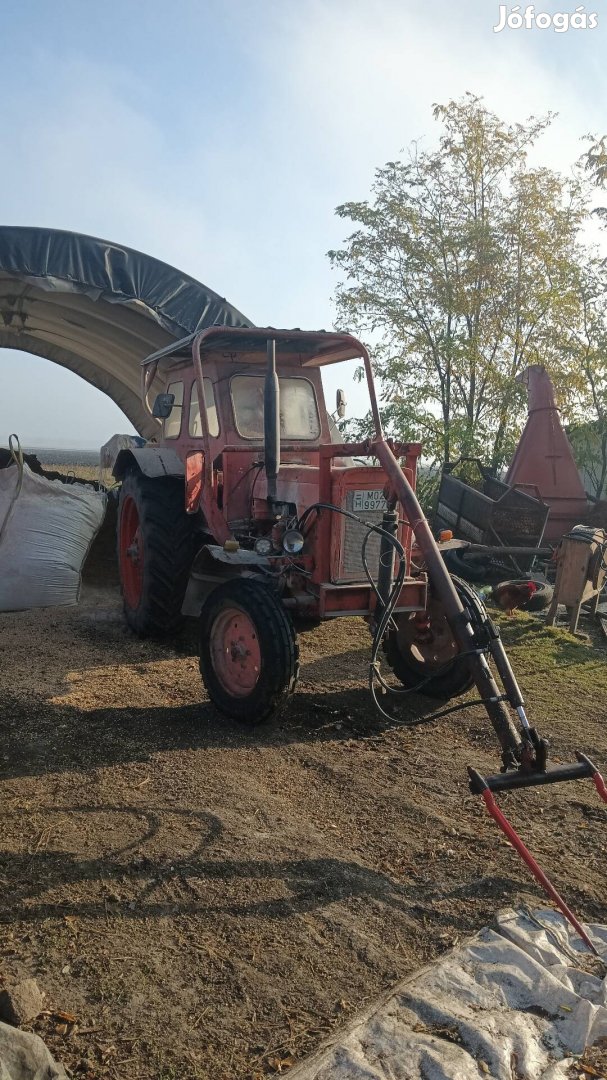 Eladó MTZ 50 traktor rakodóval 