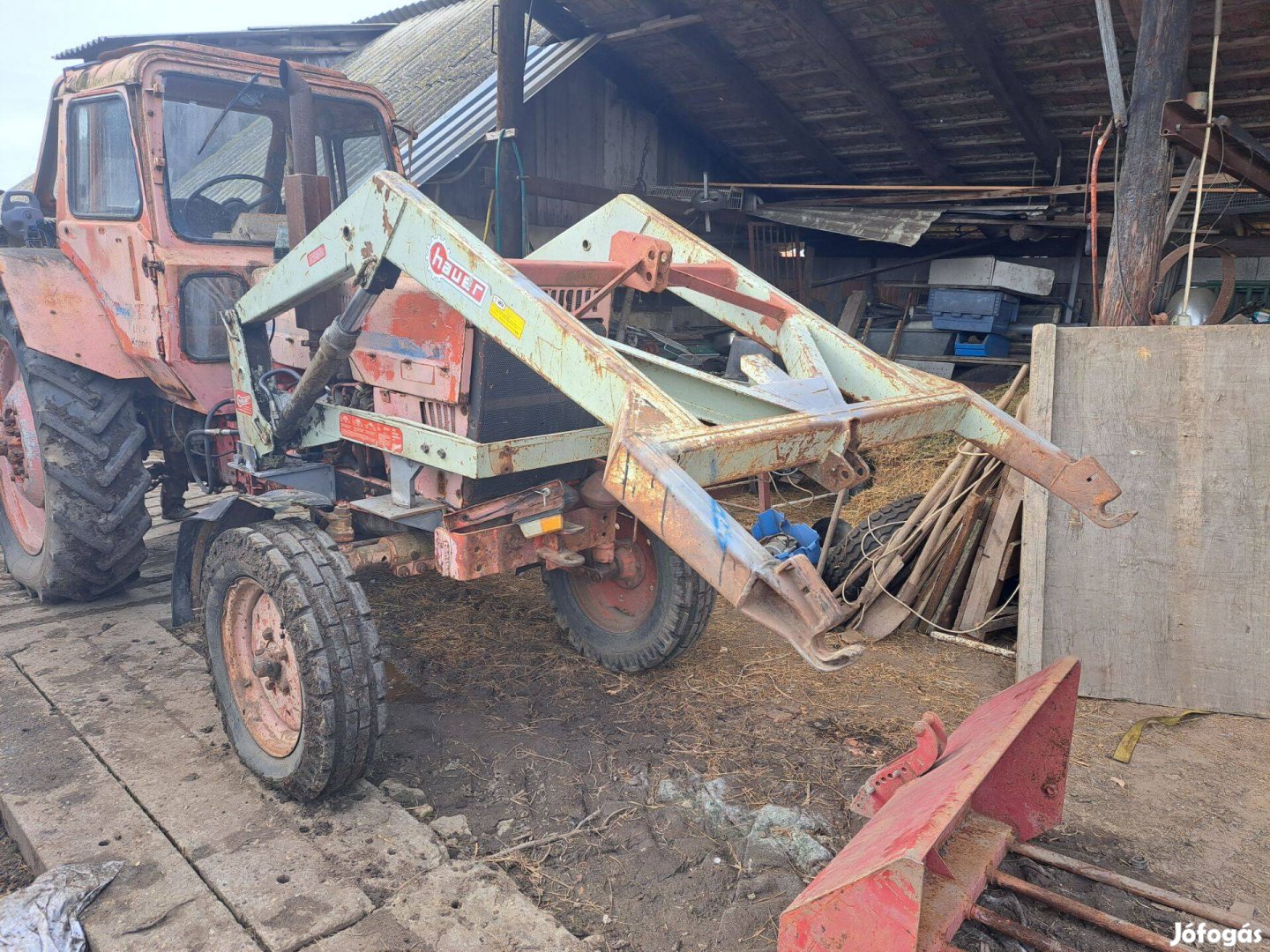 Eladó MTZ 80 traktor homlokrakodóval / homlokrakodó -val