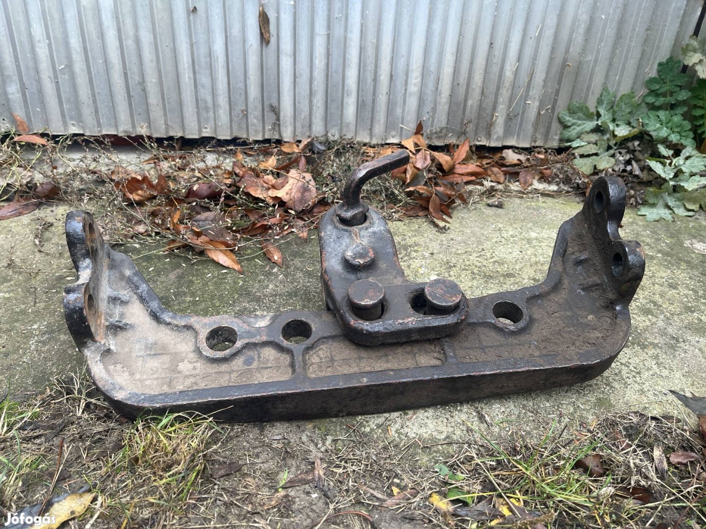 Eladó MTZ kereszttartó vonópad és villa