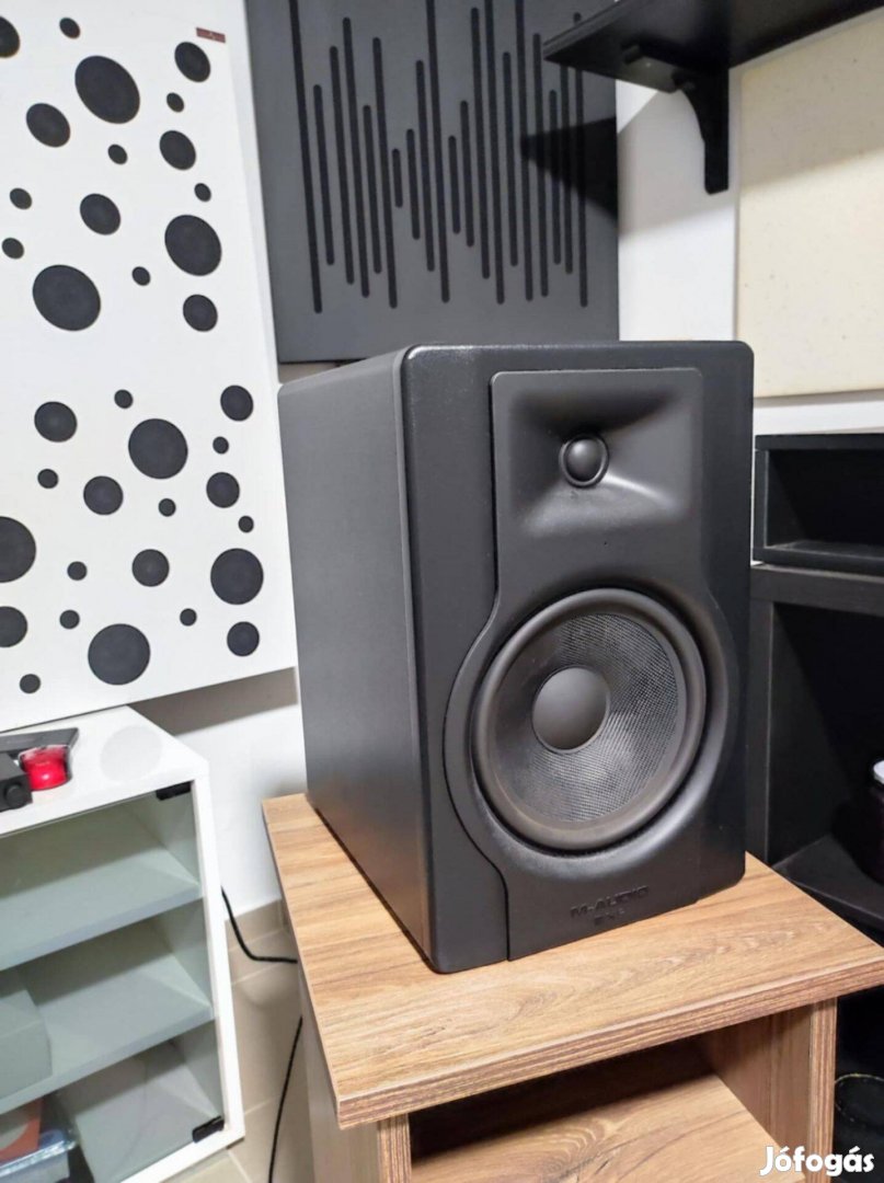 Eladó M Audio BX8 aktív hangfal pár