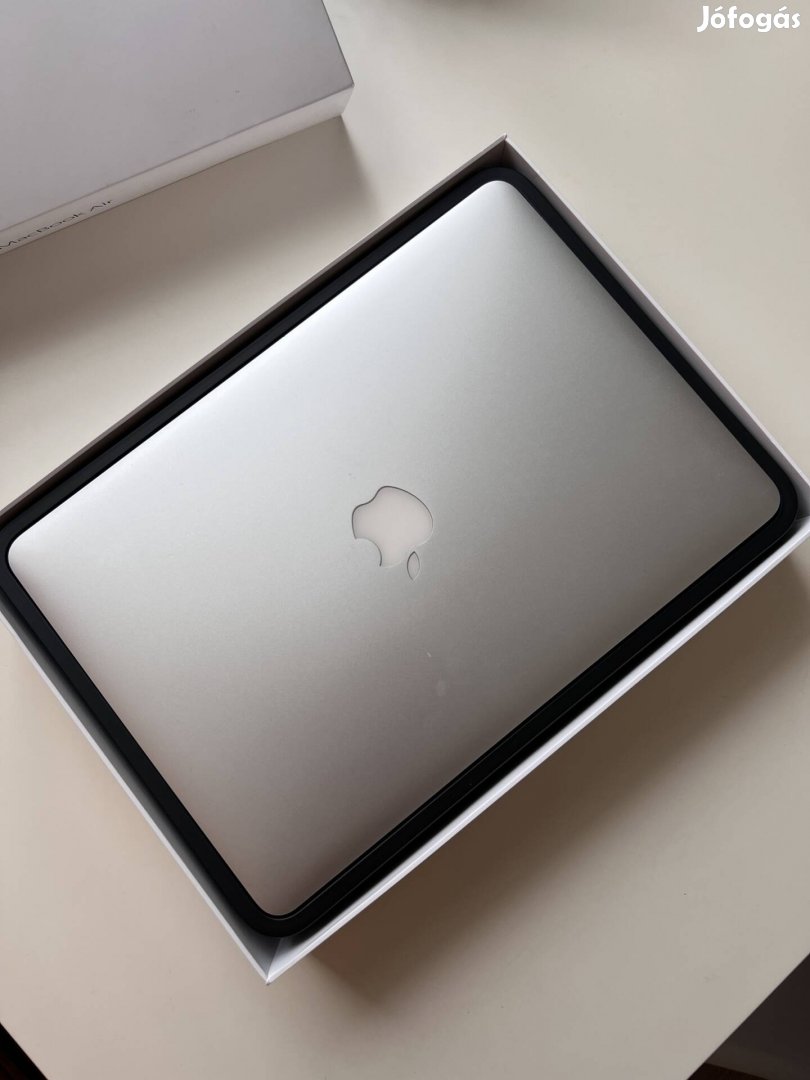 Eladó Macbook Air 13" - Kiváló Állapotban!