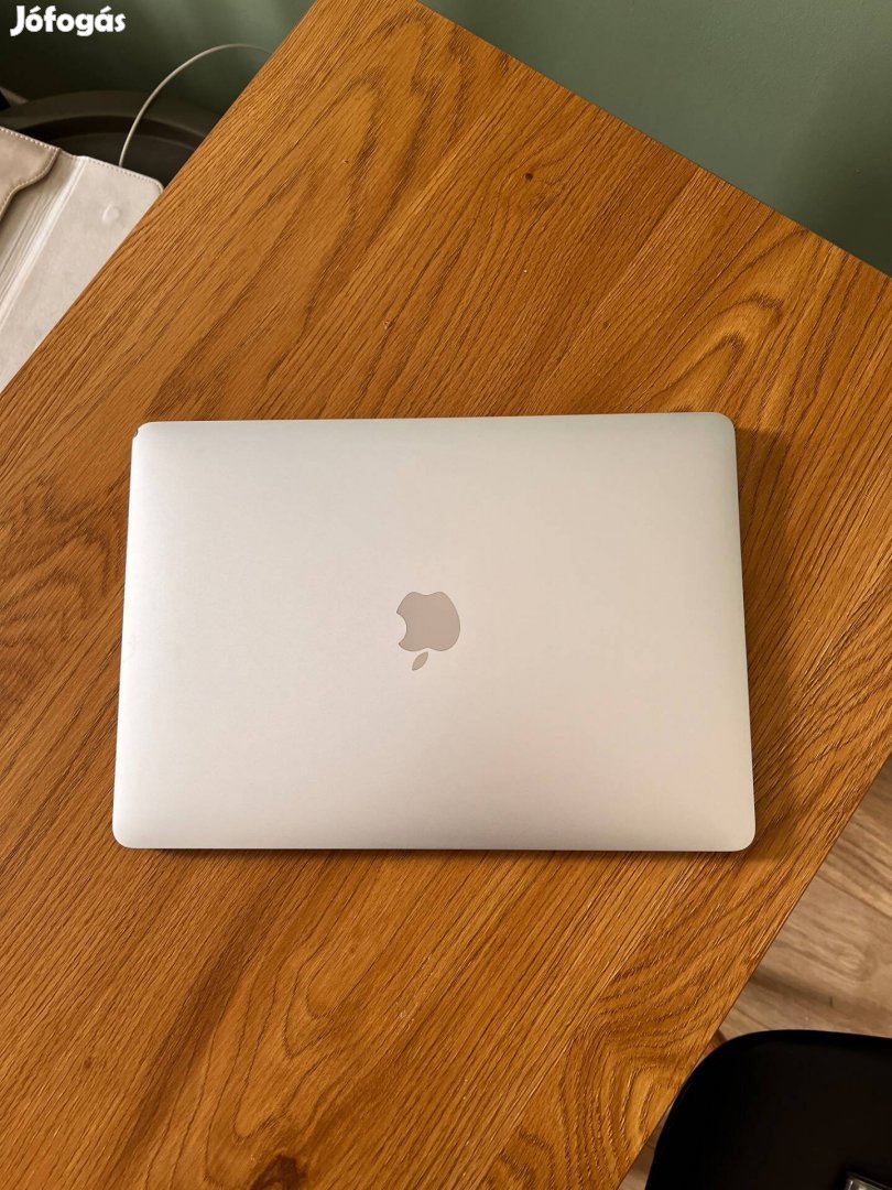 Eladó Macbook Air (Retina, 13 hüvelykes, 2019)