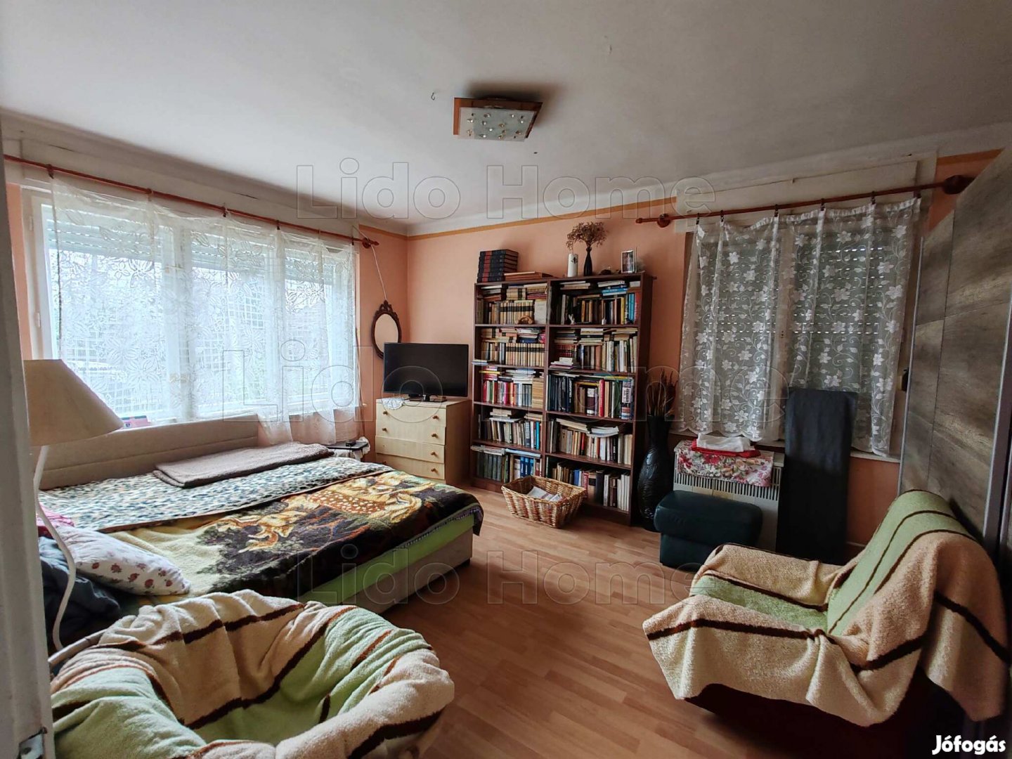 Eladó Marcaliban KÉTGENERÁCIÓS CSALÁDI HÁZ.