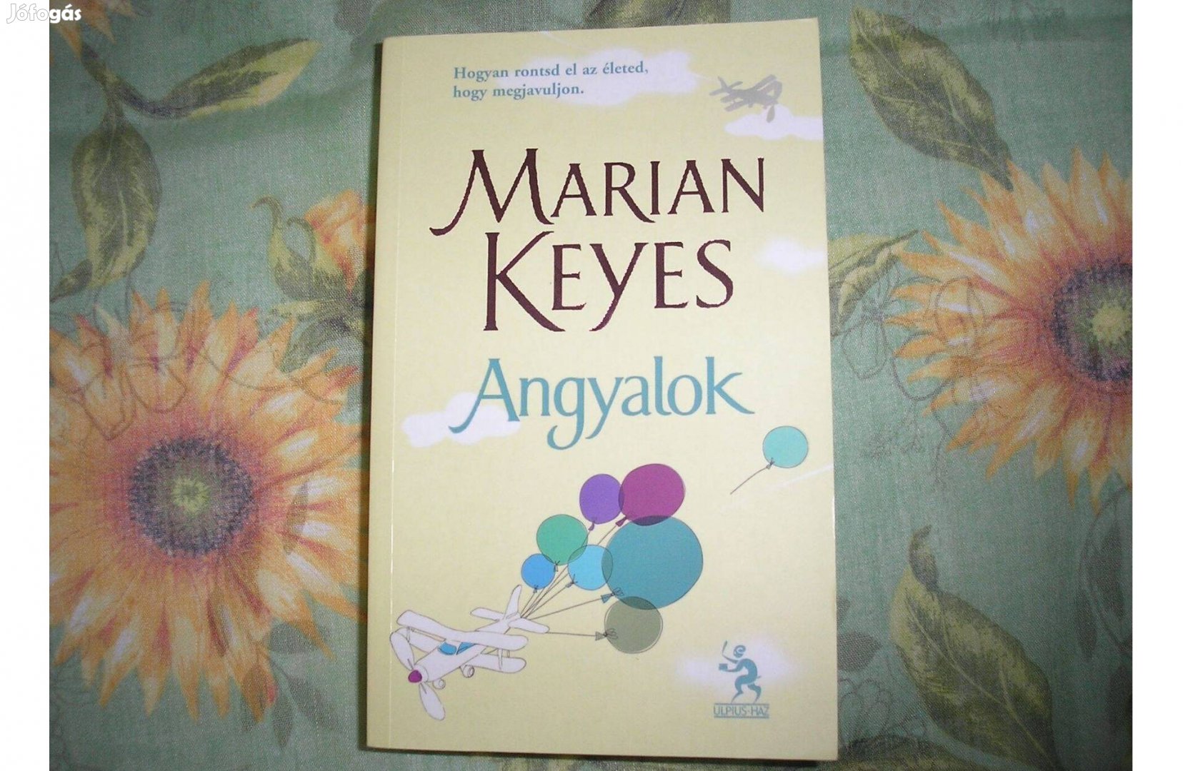 Eladó Marian Keyes Angyalok c. könyve