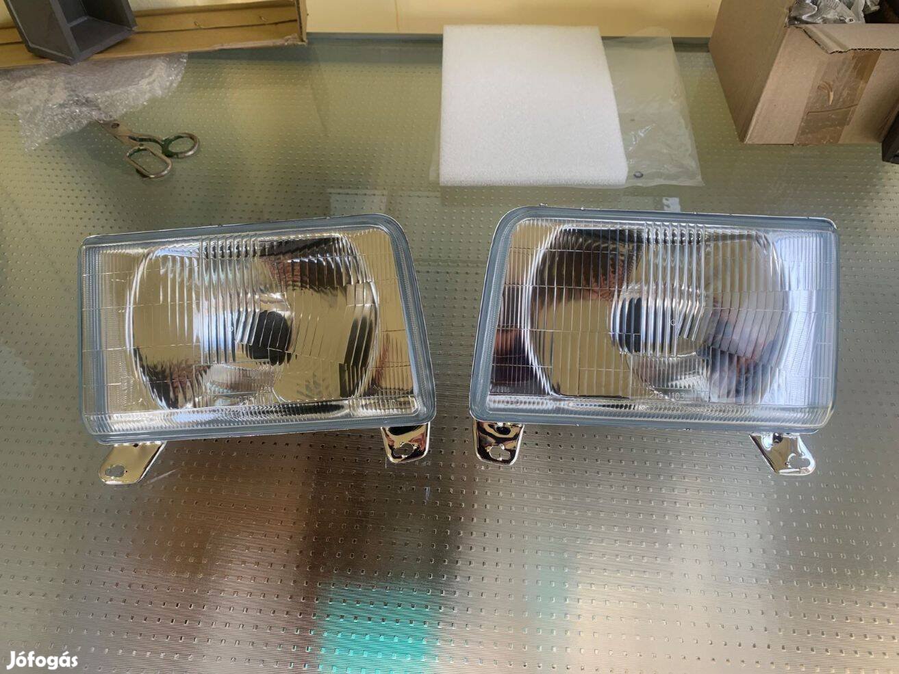 Eladó Mazda E2200 új fényszóró lámpa