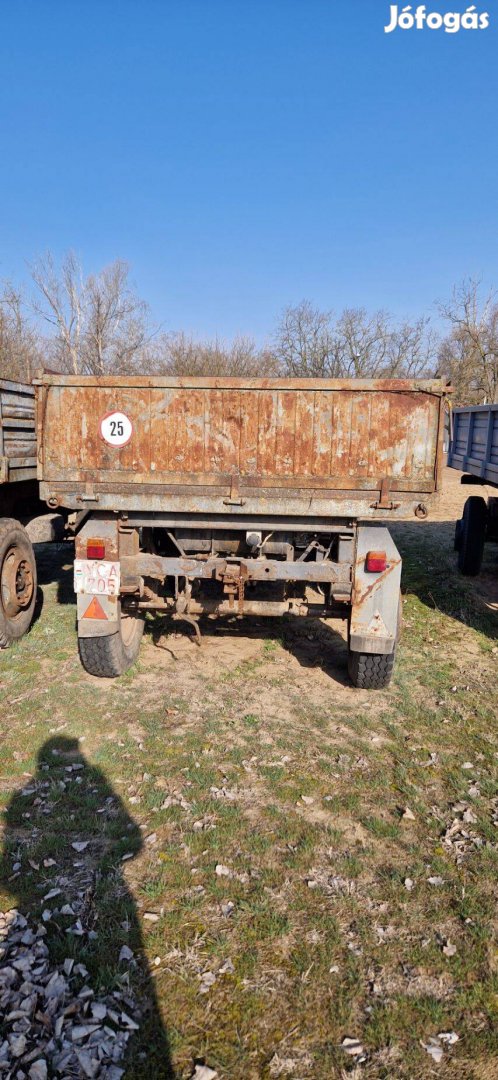 Eladó Mbp pótkocsi