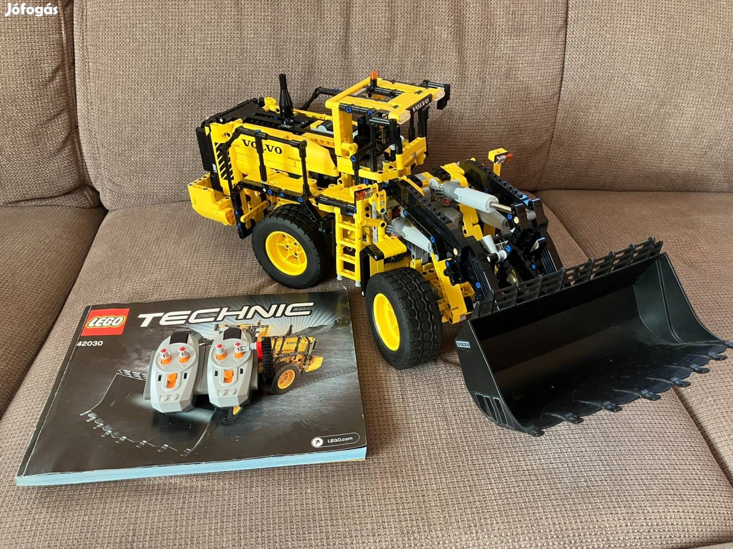 Eladó Megkímélt LEGO Technic, Volvo L350F homlokrakodó (42030) készlet