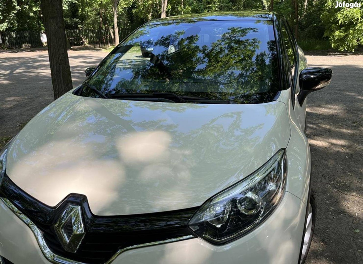 Eladó Megkímélt, Garazsírozott Renault Captur Intens 0,9 tCE