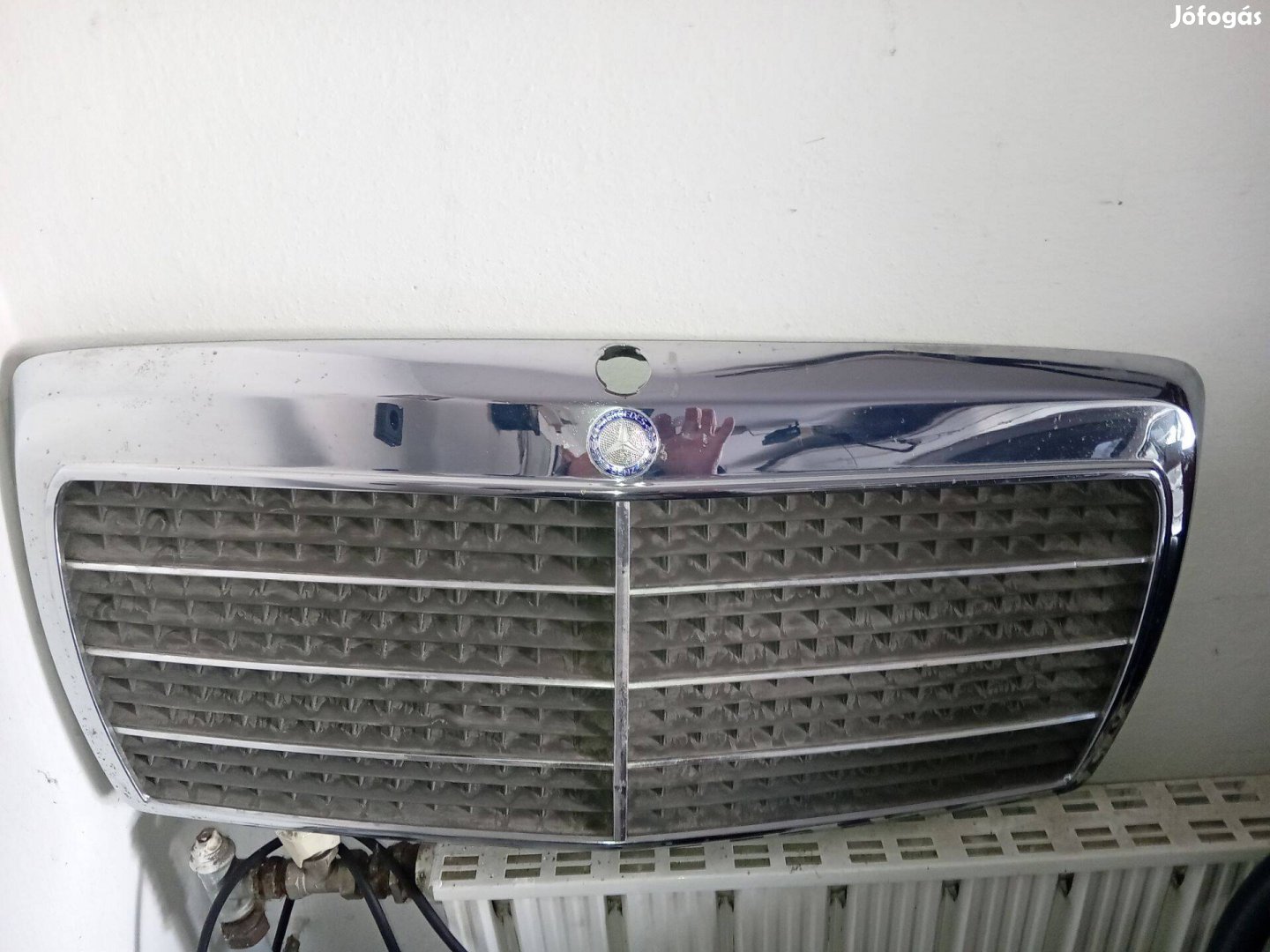 Eladó Mercedes 124-es hűtőrács